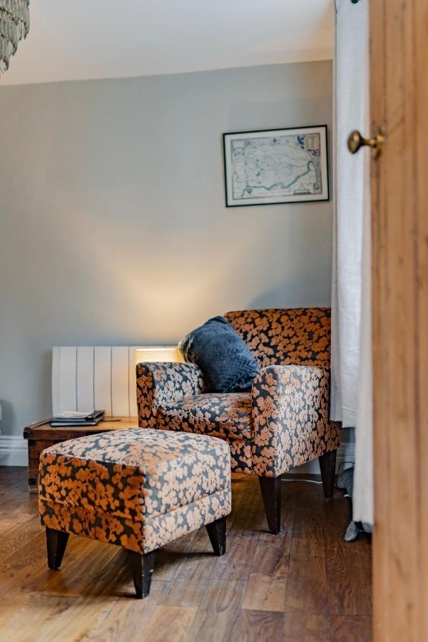 The Doll'S House Villa Holt  Bagian luar foto